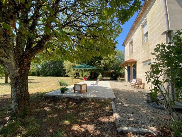 Maison 4 chambres, Saint Saint 33240 DS105072903