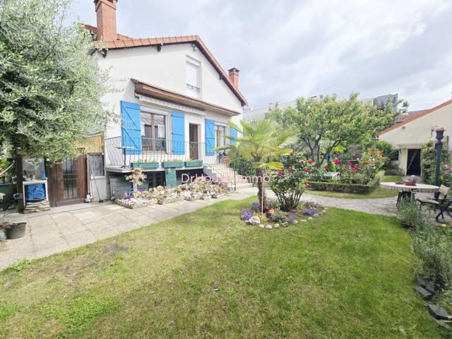 MAISON 4 CHAMBRES SOUS SOL TOTAL GARAGE JARDIN