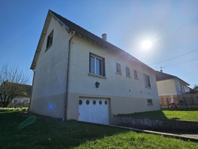 MAISON 4 CHAMBRES SUR SOUS SOL BEVILLE LE COMTE