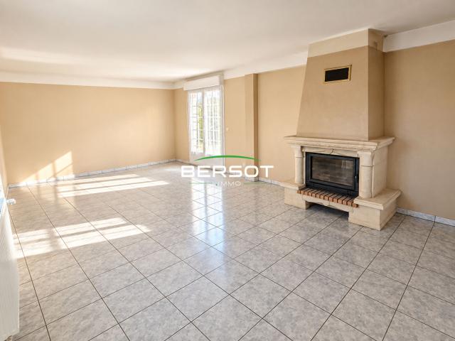 Maison 4 chambres sur sous sol: fort potentiel !