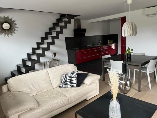 Maison 4 façades meublée dans le village de vaux et boset