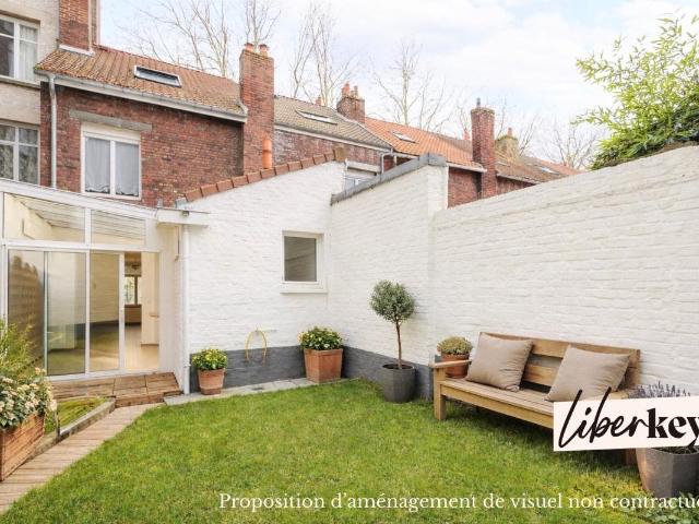 Maison 4 pièces 3 stationnements Av du Maréchal Lecler. 97m² Lambersart