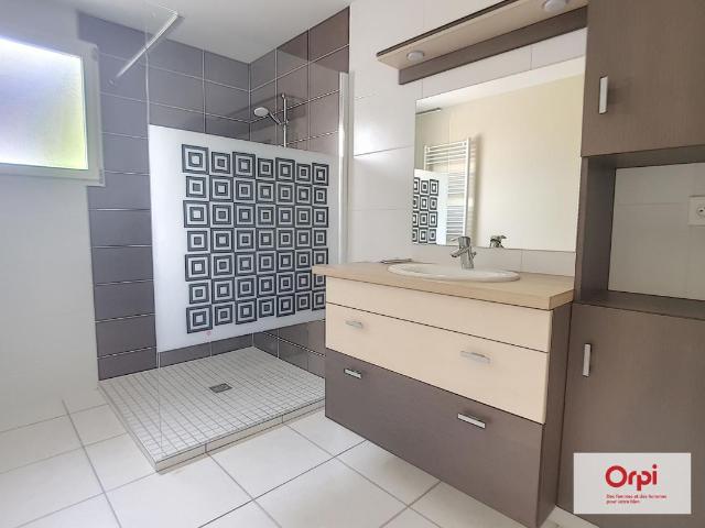 Maison 4 pièces, 105 m² à louer à Domérat 03410