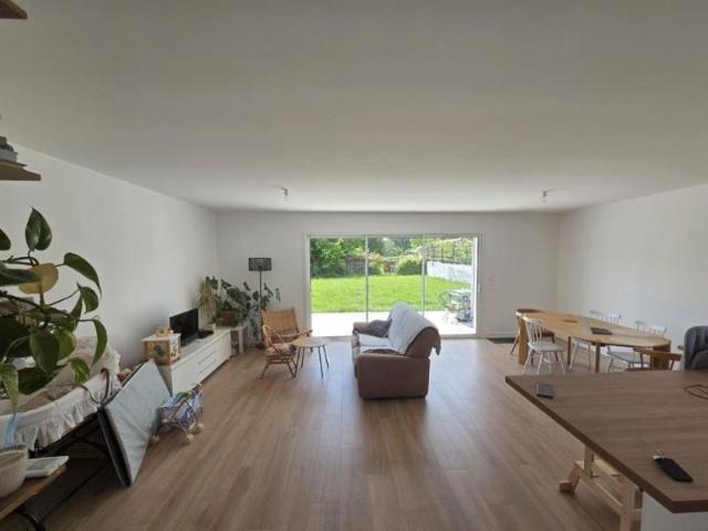 Maison 4 pièces, 105 m² à louer à Saint Genès de Fronsac 33240