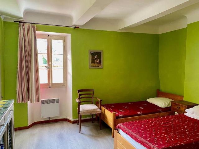 Maison 4 pièces, 106 m² à louer à La Bastidonne 84120