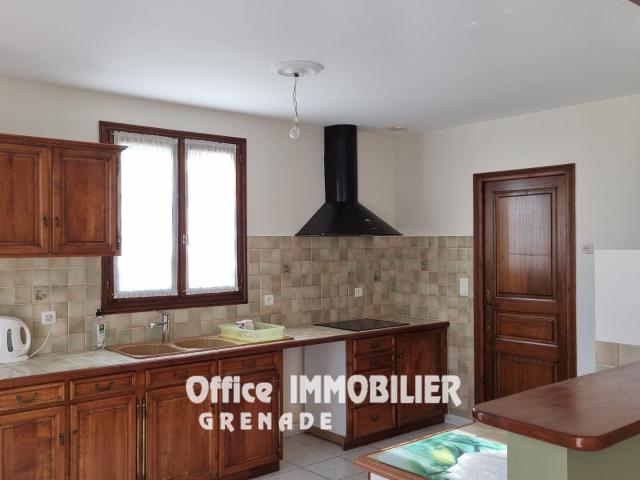 Maison 4 pièces, 108 m² à louer à Ondes 31330