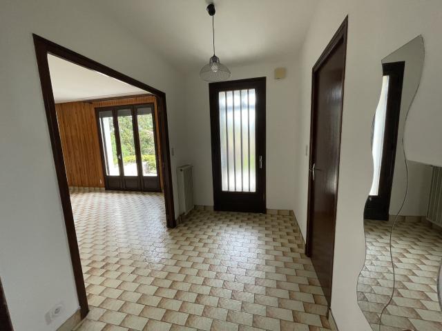 Maison 4 pièces, 109 m² à louer à Colombiès 12240