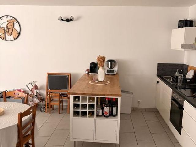 Maison 4 pièces, 109 m² à louer à Grillon 84600