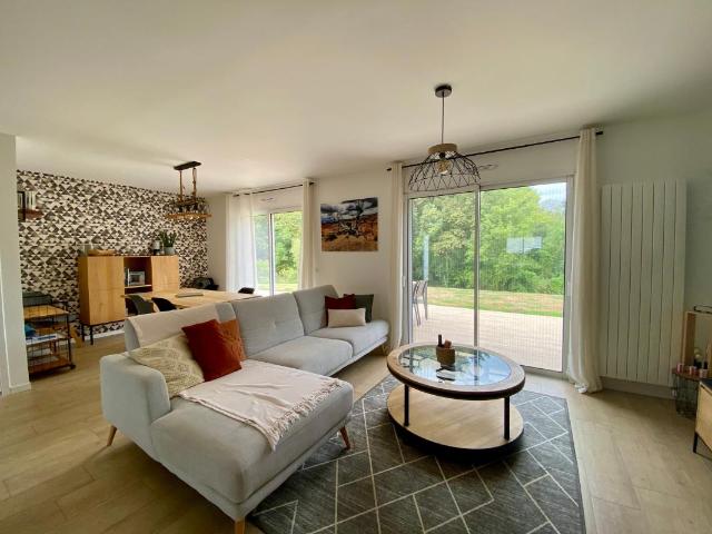 Maison 4 pièces, 109 m² à louer à Urcuit 64990