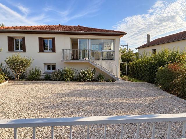 Maison 4 pièces, 100 m² à louer à Chassieu 69680