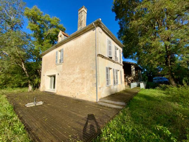 Maison 4 pièces, 101 m² à louer à Brie sous Archiac 17520