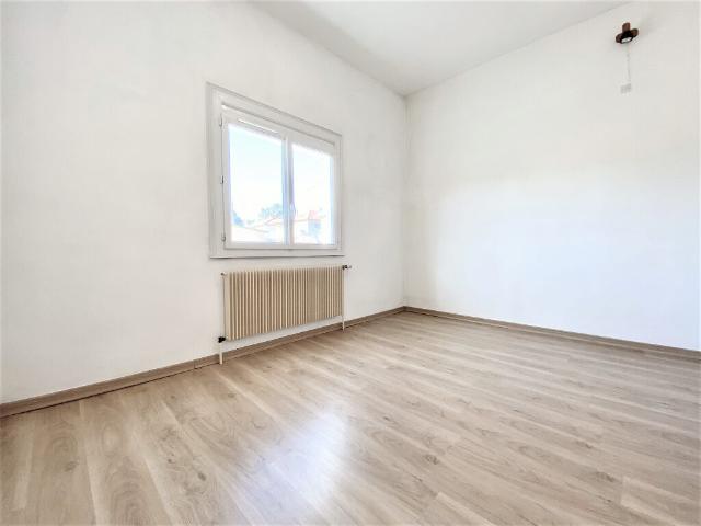 Maison 4 pièces, 101 m² à louer à Saint Genis Laval 69230