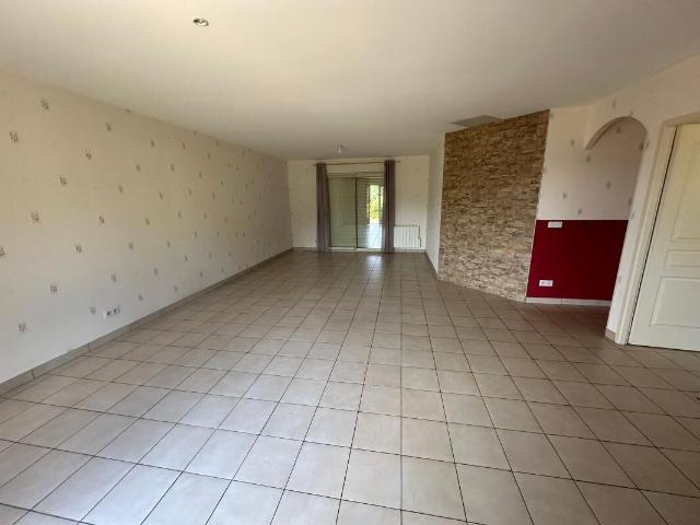 Maison 4 pièces, 101 m² à louer à Saint Victurnien 87420