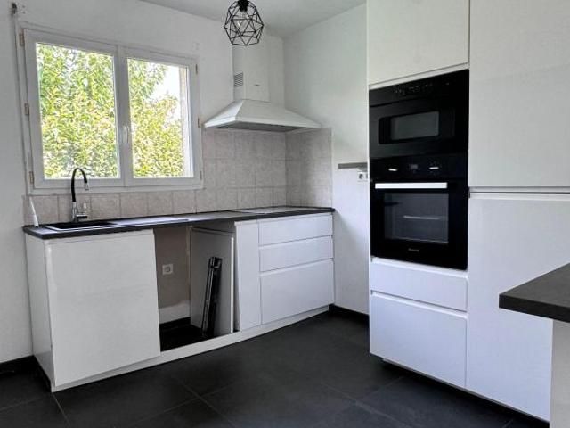 Maison 4 pièces, 114 m² à louer à Saint Paul et Valmalle 34570