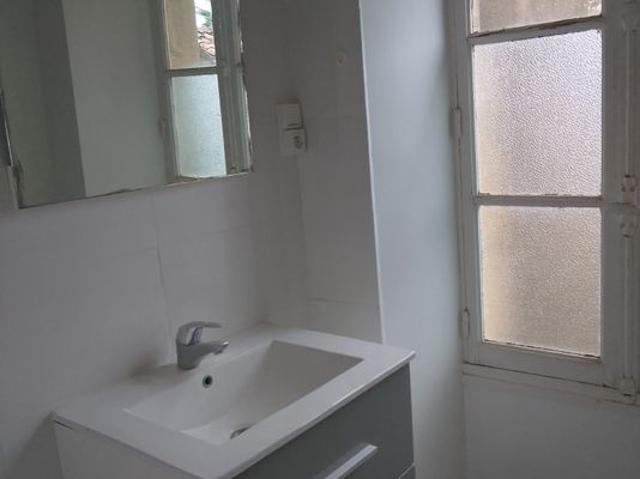 Maison 4 pièces, 115 m² à louer à Fontenay le Comte 85200