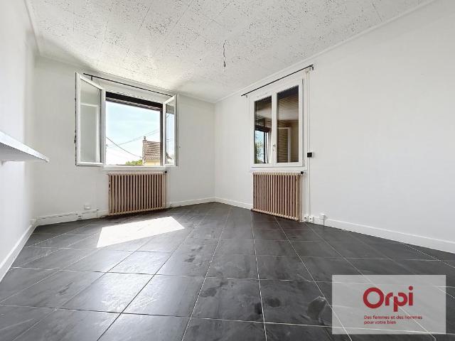 Maison 4 pièces, 117 m² à louer à Domérat 03410