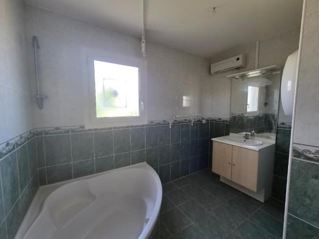 Maison 4 pièces, 110 m² à louer à Pomérols 34810