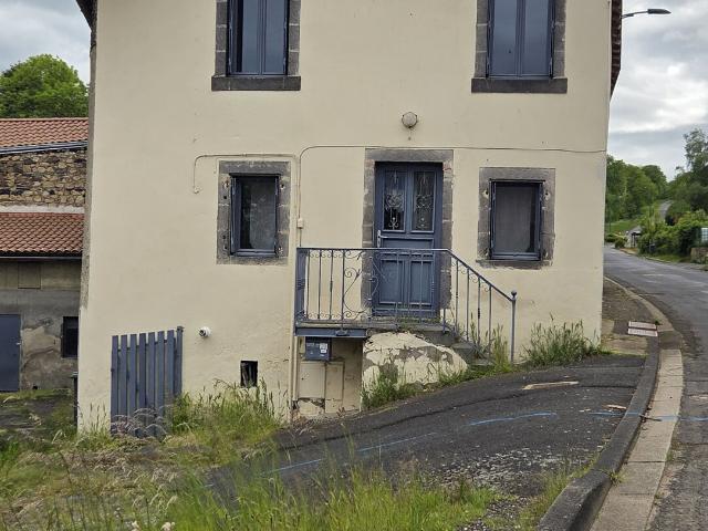 Maison 4 pièces, 110 m² à louer à Saint Genès Champanelle 63122