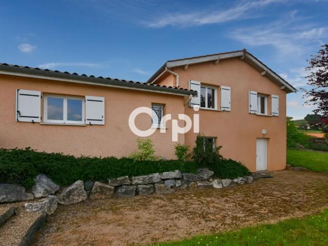 Maison 4 pièces, 111 m² à louer à Pomeys 69590
