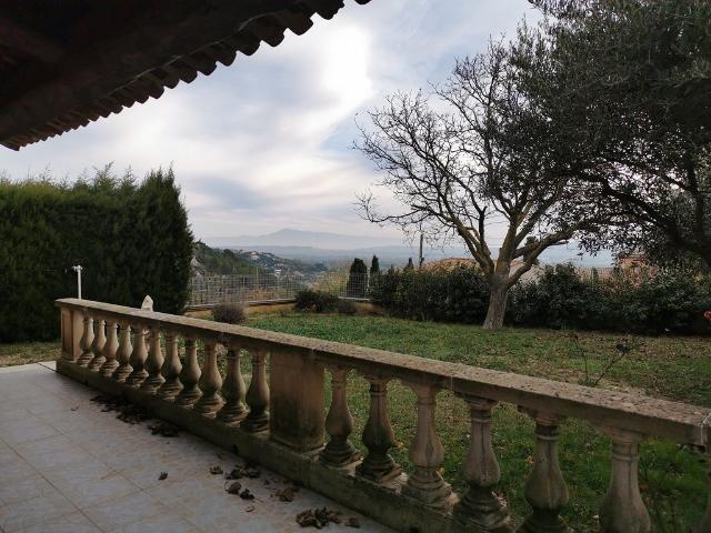Maison 4 pièces, 124 m² à louer à Rochefort du Gard 30650