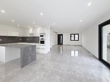 Maison 4 pièces, 127 m² à louer à Bourgoin Jallieu 38300