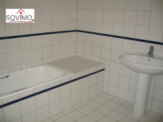 Maison 4 pièces, 128 m² à louer à Confolens 16500