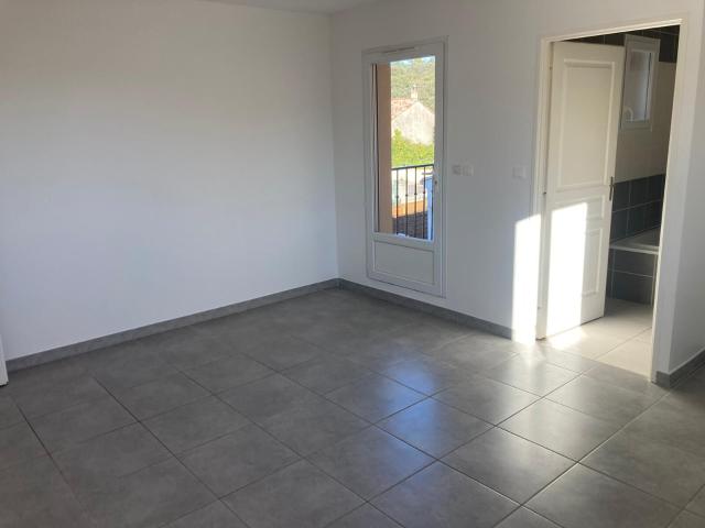 Maison 4 pièces, 120 m² à louer à Saint Mathieu de Tréviers 34270