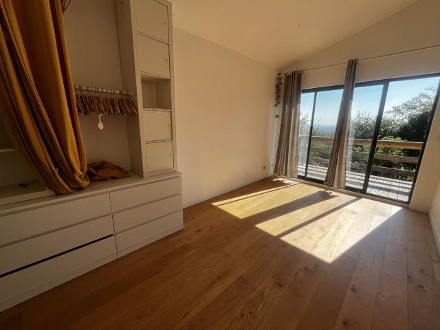 Maison 4 pièces, 120 m² à louer à Saint Romain d'Ay 07290