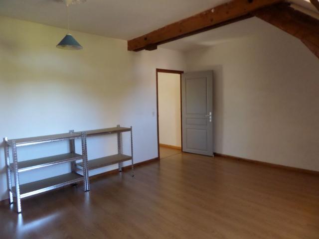 Maison 4 pièces, 120 m² à louer à Villefranche d'Allier 03430