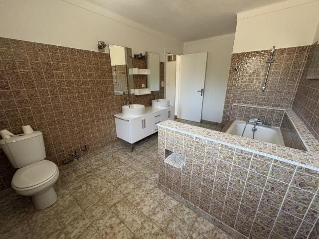 Villa mitoyenne 4 pièces avec jardin privatif