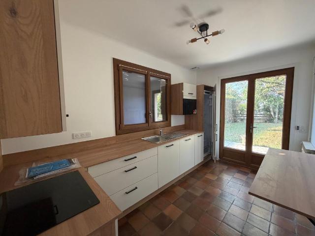 Maison 4 pièces, 123 m² à louer à Lescar 64230