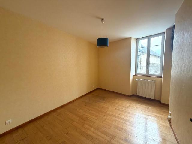 Maison 4 pièces, 134 m² à louer à Coarraze 64800