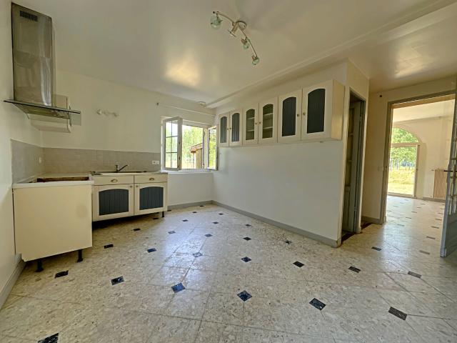 Maison 4 pièces, 137 m² à louer à Arveyres 33500