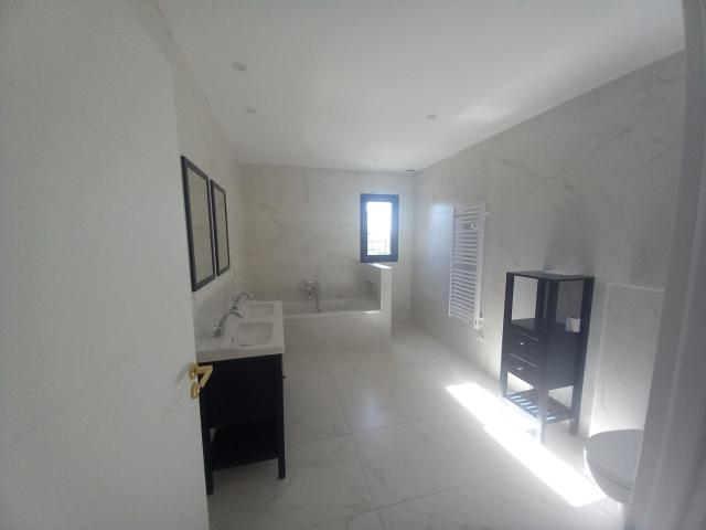 Maison 4 pièces, 138 m² à louer à Villeneuve Minervois 11160