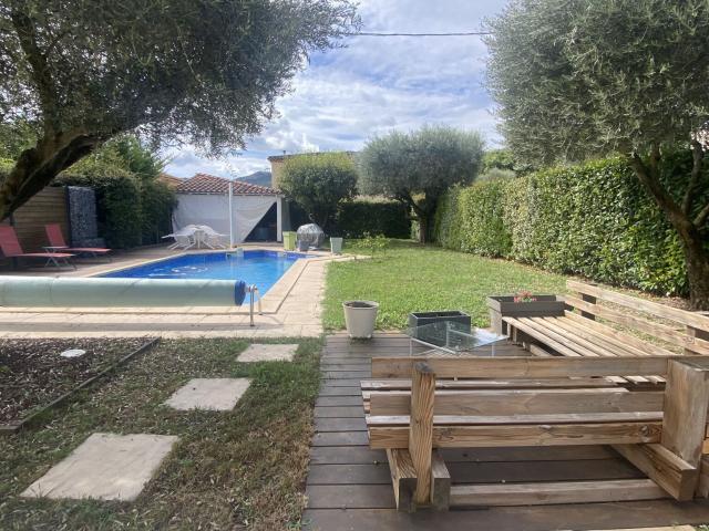 Maison 4 pièces, 132 m² à louer à Saint Savournin 13119