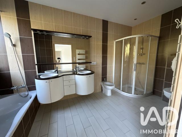 Maison 4 pièces, 148 m² à louer à Saint Laurent les Tours 46400