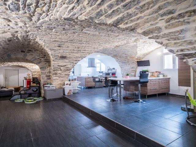 Maison 4 pièces, 140 m² à louer à Langlade 30980