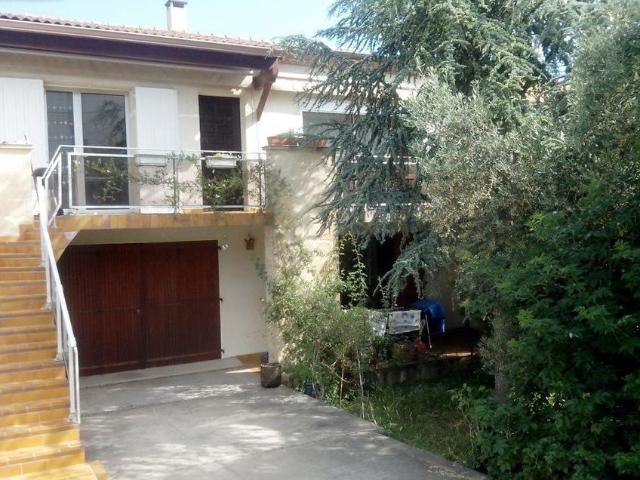 Maison 4 pièces, 141 m² à louer à Nîmes 30000