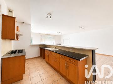Maison 4 pièces, 142 m² à louer à Puissalicon 34480