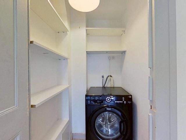 Maison 4 pièces, 1555 m² à louer à Charbonnières les Bains 69260