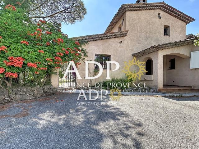 Maison 4 pièces 156 m²