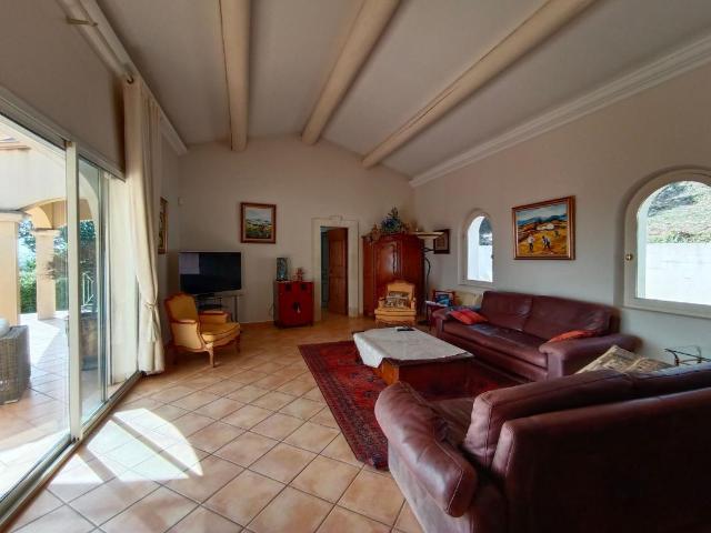 Maison 4 pièces, 150 m² à louer à Bellegarde 30127
