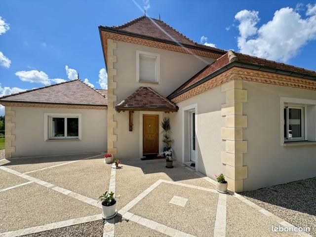 Maison 4 pièces 175 m²