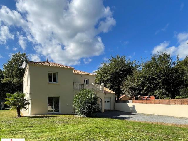 Maison 4 pièces 176 m²
