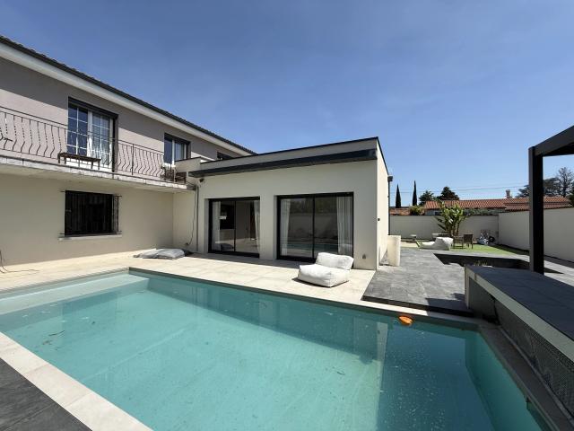 Maison 4 pièces 182 m²