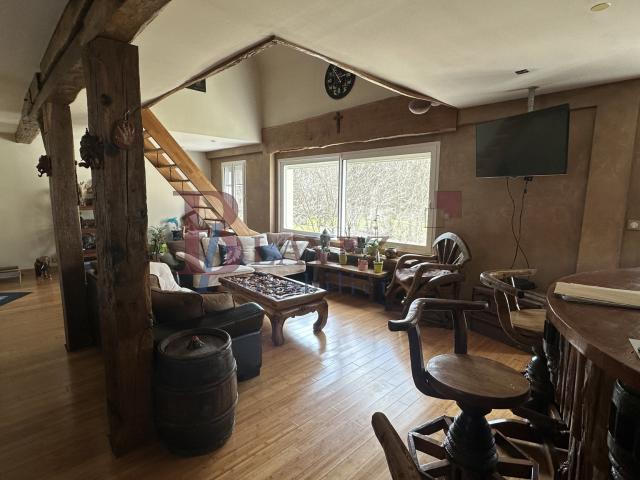 Maison 4 pièces 185 m²