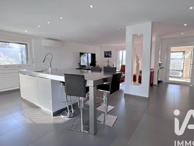 Maison 4 pièces 180 m²