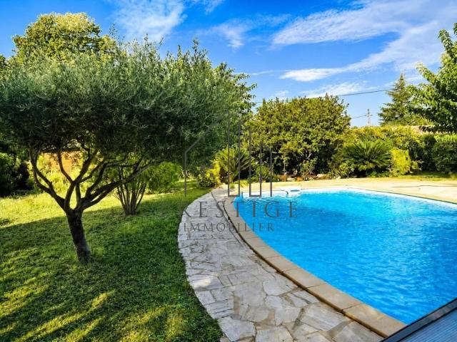 Maison 4 pièces 226 m²
