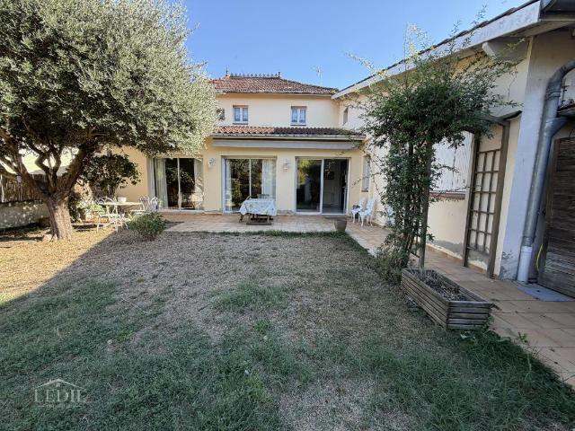 Maison 4 pièces 195 m²