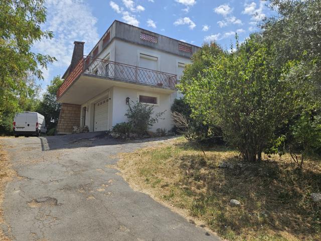 Maison 5 pièces 205 m²